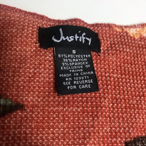 Justify brand new floral shirt NWT size small. T27 - Picture 4 of 5